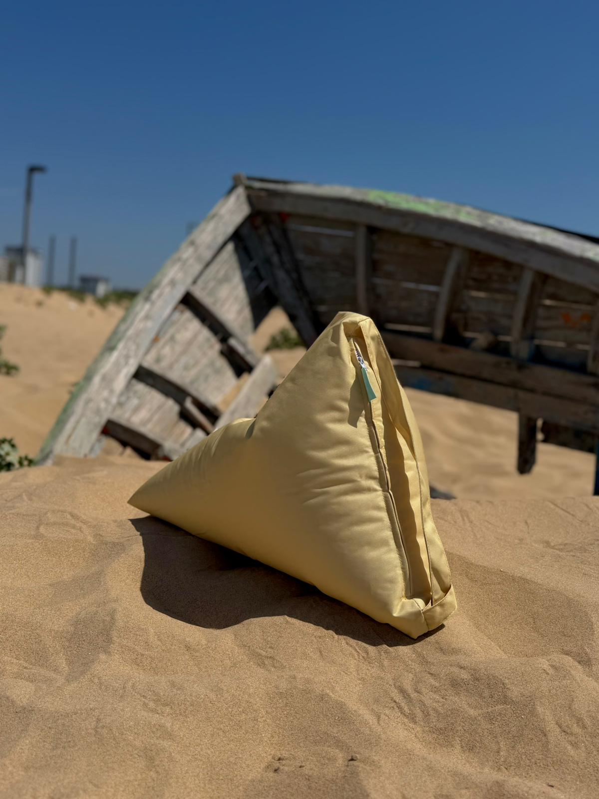 Almofada de Praia Riva — Sandy Yellow
